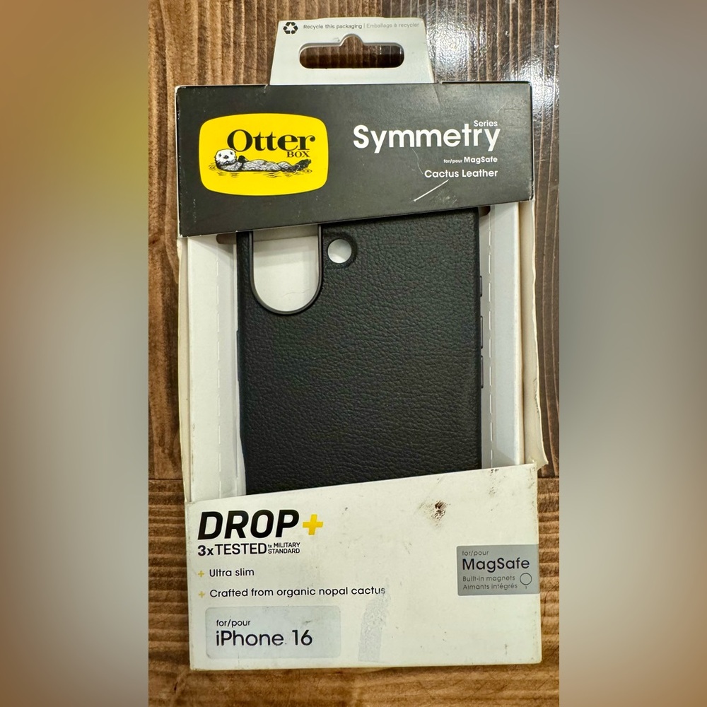 OtterBox Symmetry Cactus Leather Black Phone Case‎ IPhone 16